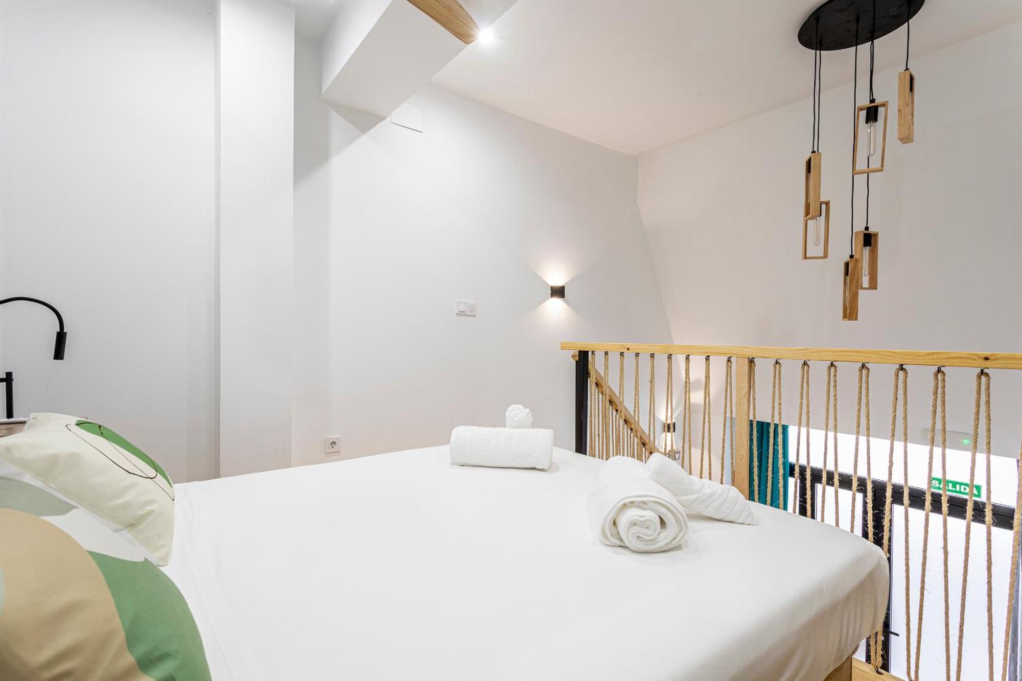 Marie Curie Flats, Lovely Duplex 3 * Valencia